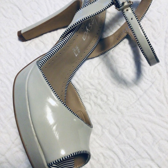 Alesya Platform High Heel Sandals Grayish White - Picture 6 of 12